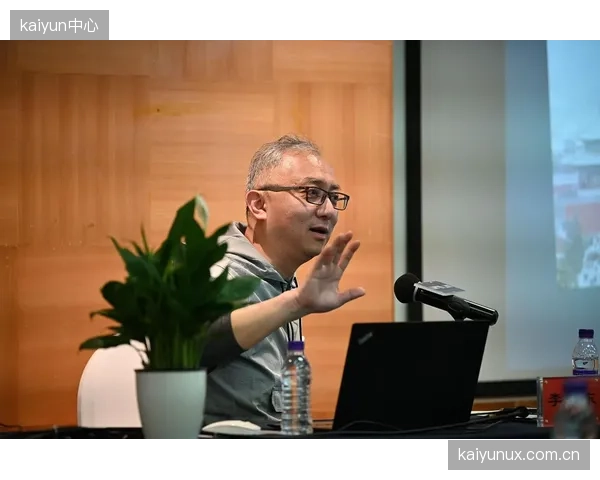 教练组通过精细化录像分析和模拟训练,旨在帮助球员建立战术自信,从容应对不同风格的对手。 教练组通过精细化录像分析和模拟训练,旨在帮助球员建立战术自信,从容应对不同风格的对手。